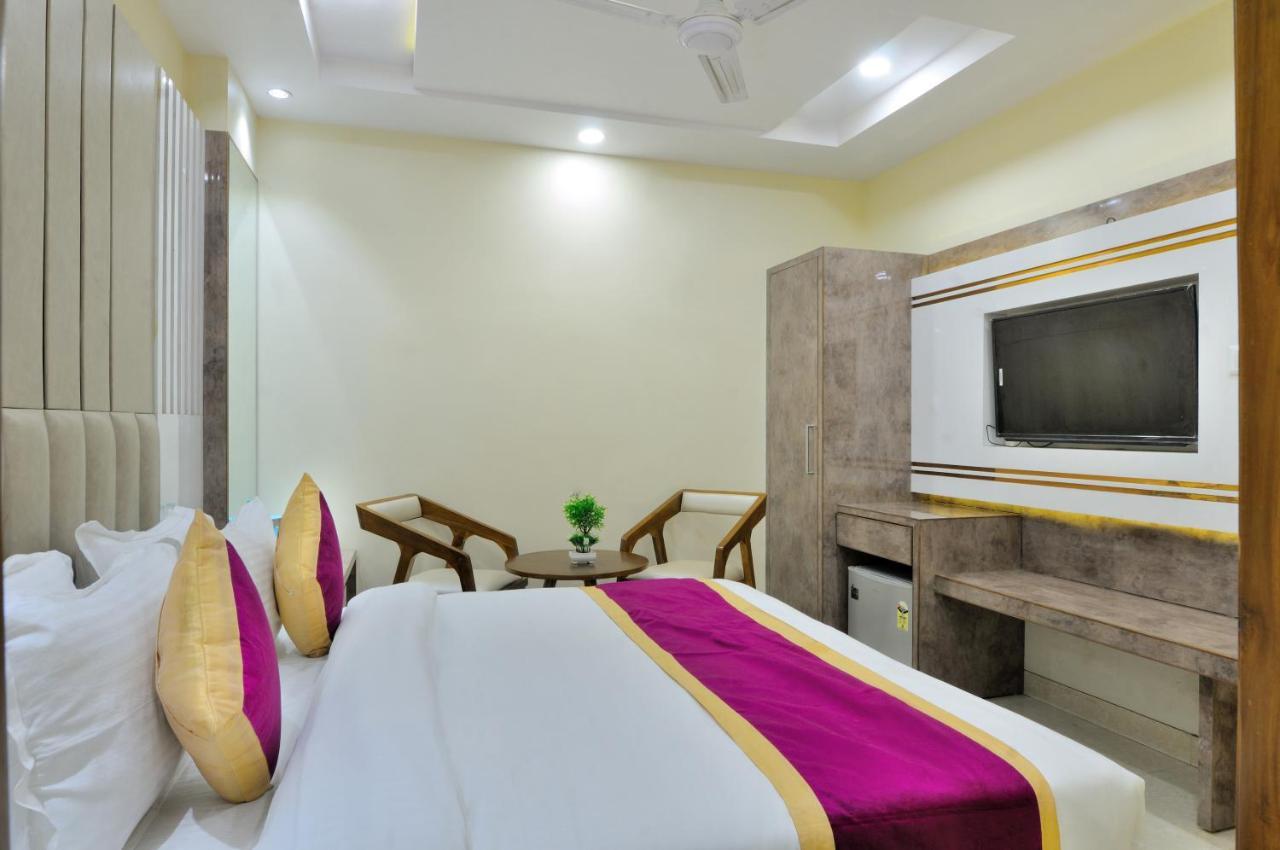 Hotel Worth Newly Bulit - Ню Делхи Екстериор снимка