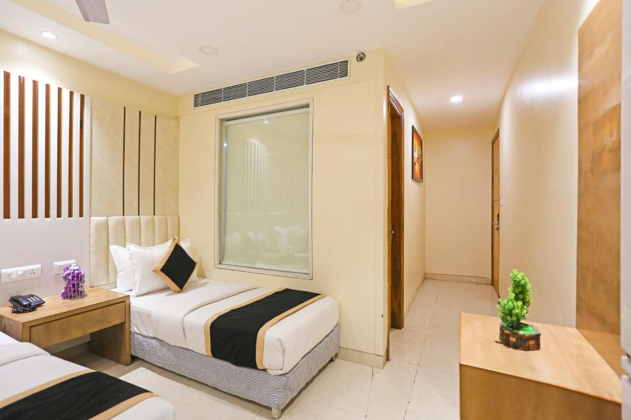 Hotel Worth Newly Bulit - Ню Делхи Екстериор снимка