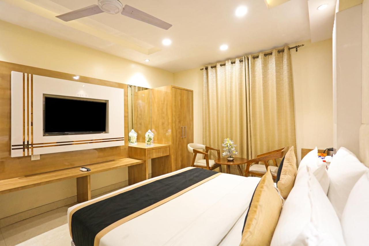 Hotel Worth Newly Bulit - Ню Делхи Екстериор снимка