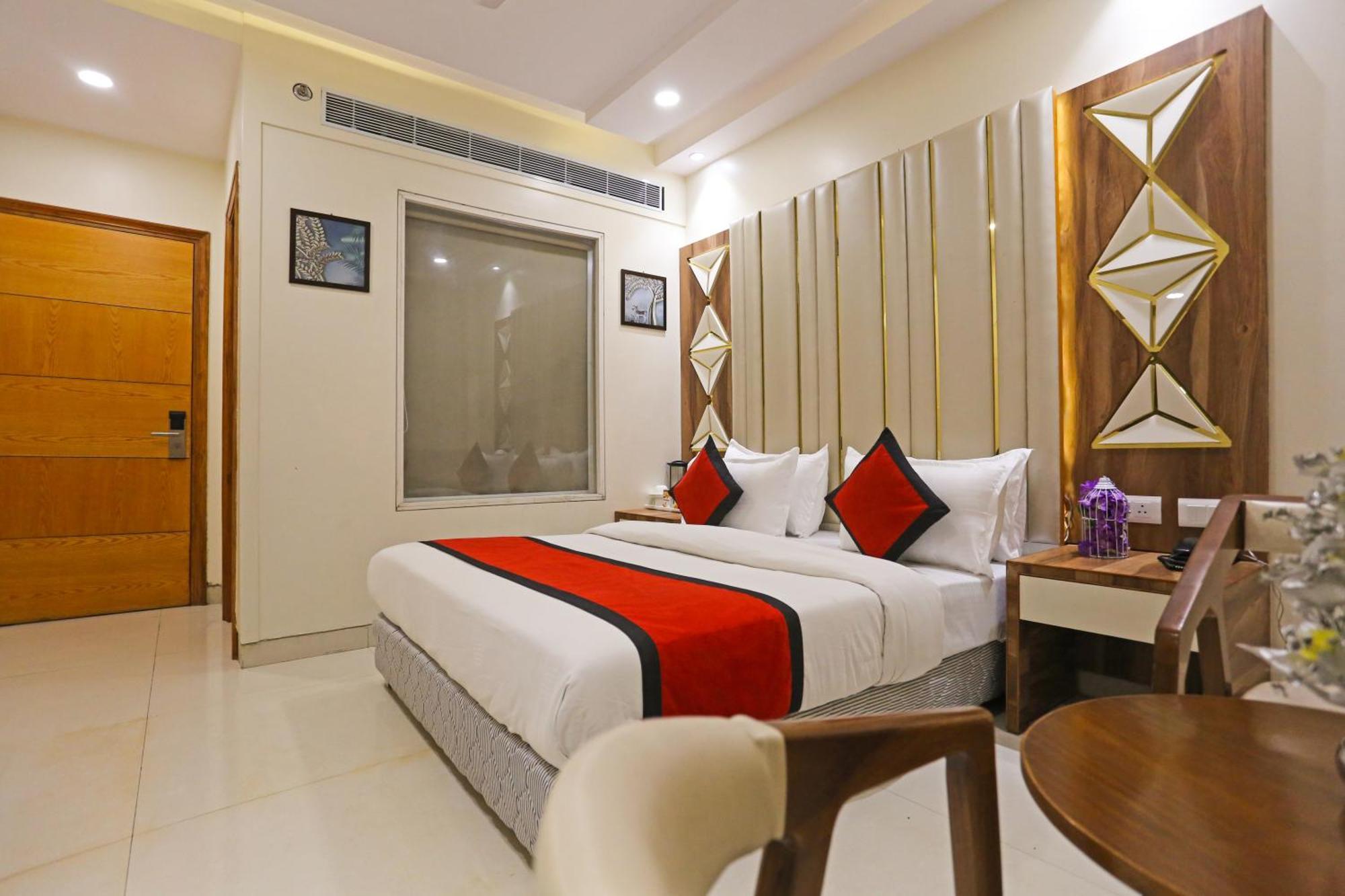 Hotel Worth Newly Bulit - Ню Делхи Екстериор снимка