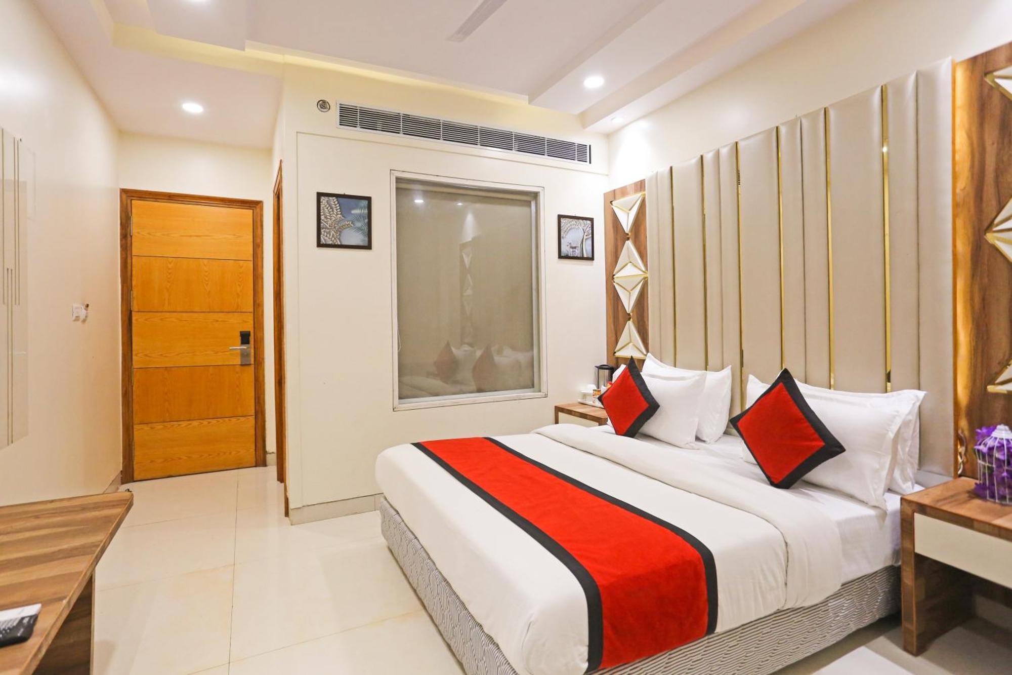 Hotel Worth Newly Bulit - Ню Делхи Екстериор снимка